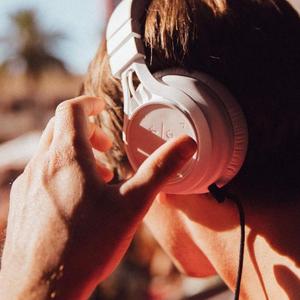 岳每晚被弄得嗷嗷叫高潮九色
